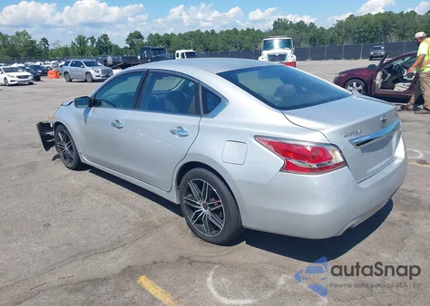 2015 Nissan Altima 2.5/2.5 S/2.5 Sl/2.5 Sv из США, поврежденный, VIN 1N4AL3AP2FN392148